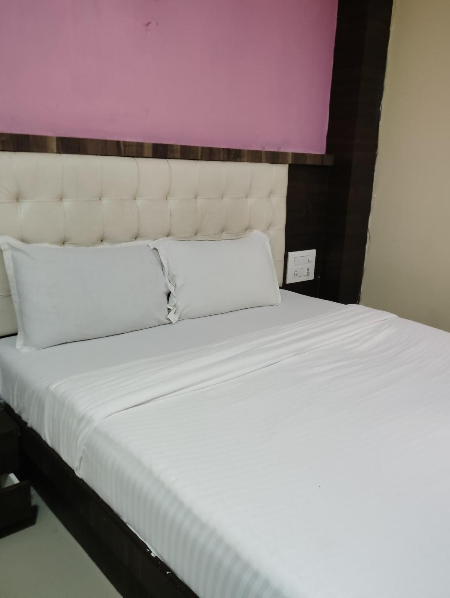 Hotel Golden Park Near Nesco Bombay Extérieur photo