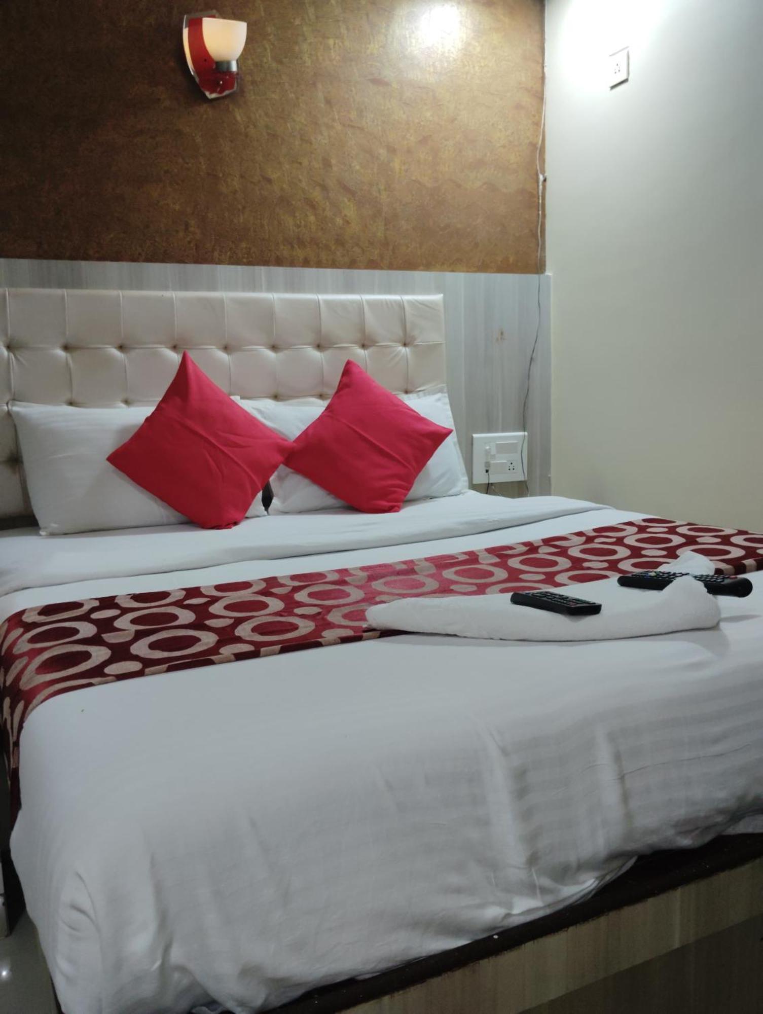 Hotel Golden Park Near Nesco Bombay Extérieur photo