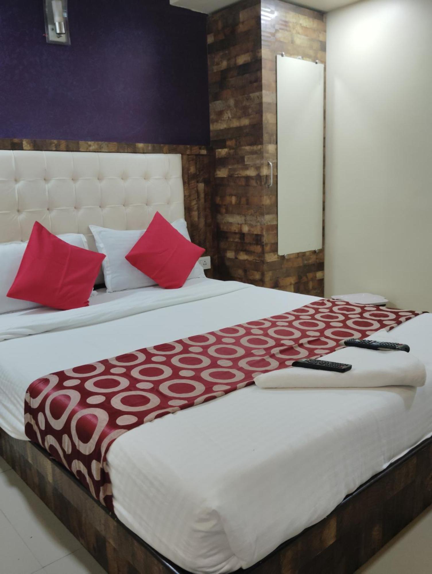 Hotel Golden Park Near Nesco Bombay Extérieur photo