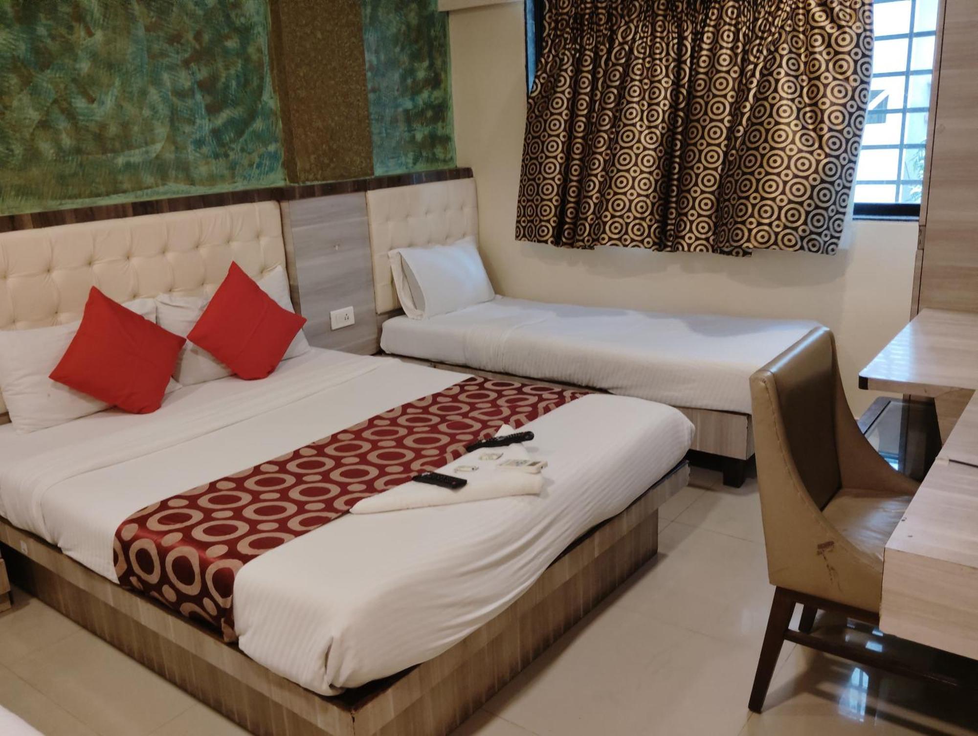 Hotel Golden Park Near Nesco Bombay Extérieur photo