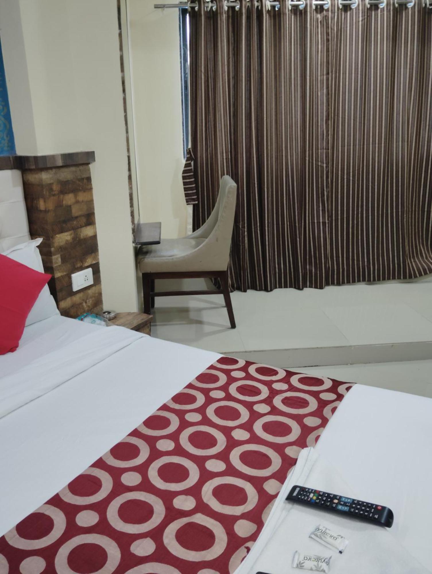 Hotel Golden Park Near Nesco Bombay Extérieur photo