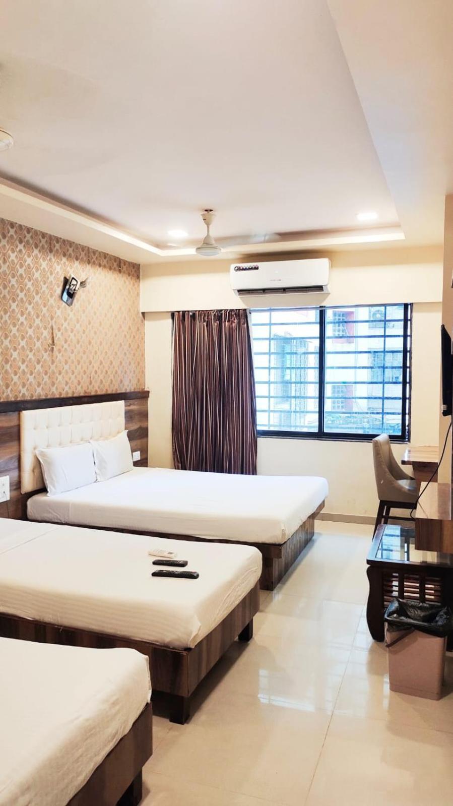 Hotel Golden Park Near Nesco Bombay Extérieur photo