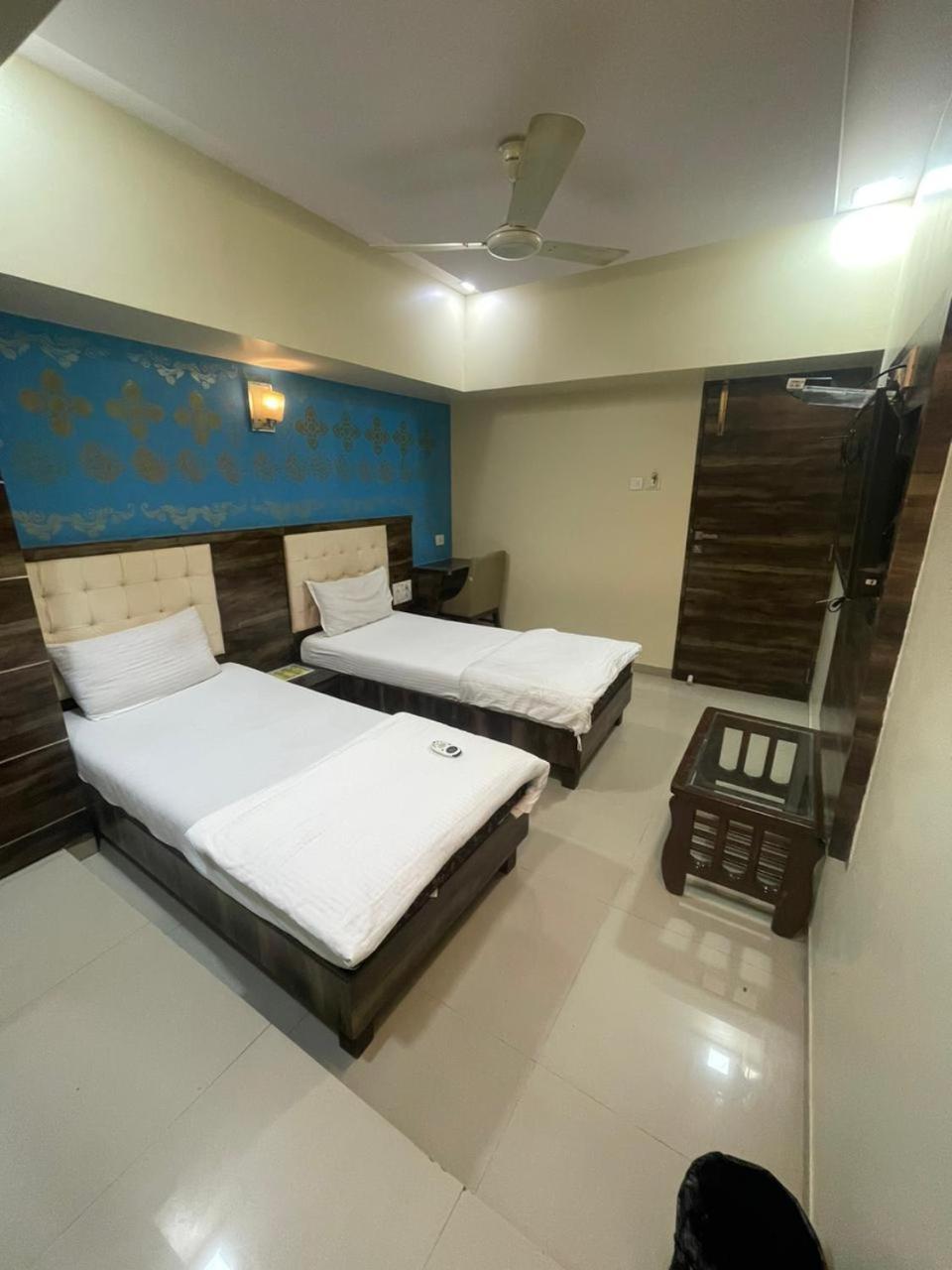 Hotel Golden Park Near Nesco Bombay Extérieur photo