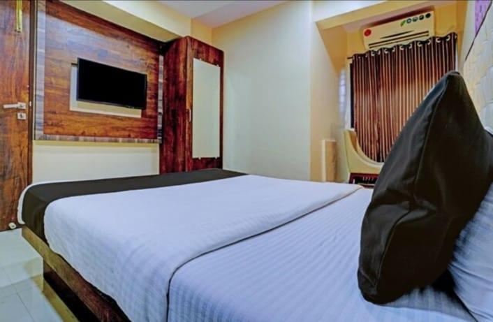 Hotel Golden Park Near Nesco Bombay Extérieur photo